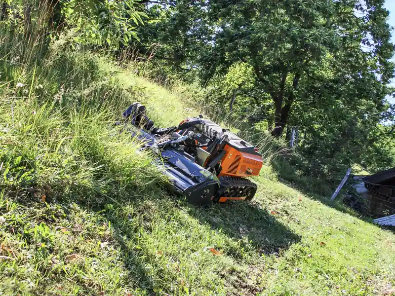 Energreen RoboMINI remote tool carrier with Head 100 mower